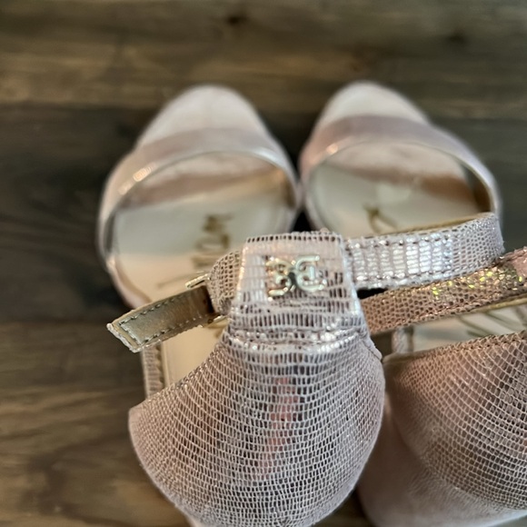 Sam Edelman BlushGold Metallic Ankle Strap Block Heels
Homecoming | Wedding - Picture 4 of 10